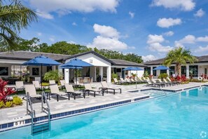 Appartamento, patio | Piscina