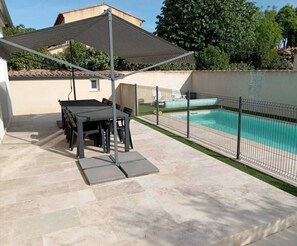 Pool - Charming studio-cabin in quiet location near Nîmes and beaches (Bouillargues)