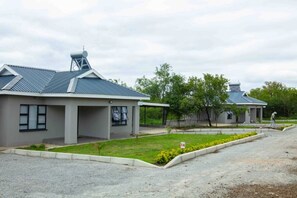 Habitación estándar doble, balcón, vistas al jardín | Exterior