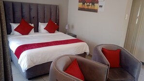 Standard-Doppelzimmer, Balkon, Gartenblick | Bügeleisen/Bügelbrett, kostenloses WLAN