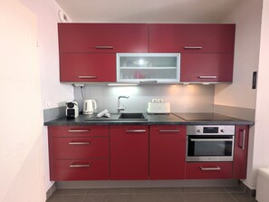 Fridge, microwave, stovetop, dishwasher - Amazing 2BR Terrace Pool Beach (Palavas-les-Flots)