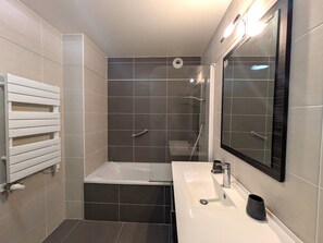 Haartrockner, Toilettenpapier