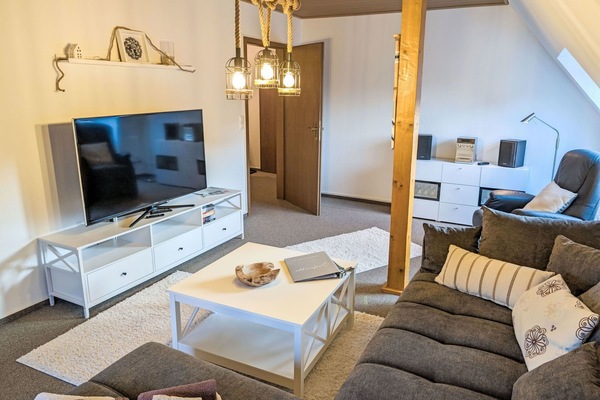 Meubles, Design Intérieur, Sol, Sol, Bois, Plafond, Canapé, Pièce, Appartement, Éclairage