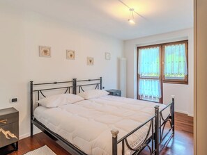 2 chambres, lit parapluie