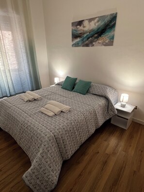 WiFi, bed sheets - SAFFIROOMS - Apartment in the heart of the historic center a stone's throw from the harbor (Civitavecchia)
