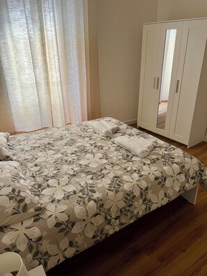 WiFi, bed sheets - SAFFIROOMS - Apartment in the heart of the historic center a stone's throw from the harbor (Civitavecchia)