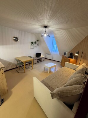 TV - Charming, cosy T2 with breathtaking view of the Cirque de Gavarnie (Gavarnie-Gèdre)