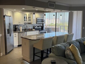 Interior - LOCATION, Location! Oceanfront 2 bed condo in desired Shore drive paradise bliss (Myrtle Beach)