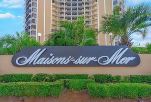 Exterior - LOCATION, Location! Oceanfront 2 bed condo in desired Shore drive paradise bliss (Myrtle Beach)