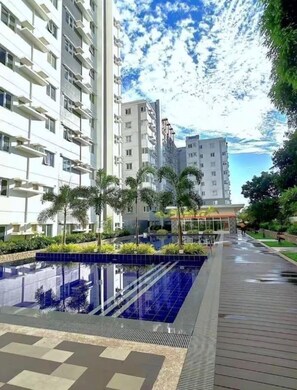 Outdoor pool - Urban Oasis Symphony Pool (Cebu City)