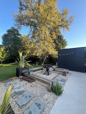 Terrace/patio - Quiet, charming house 10 minutes from the beach (Saubion)