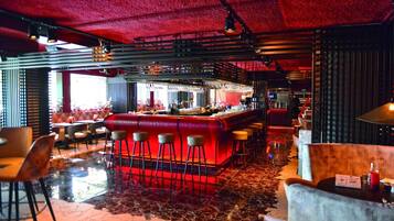 Bar (in der Unterkunft)