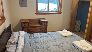 1 Schlafzimmer, BĂŒgeleisen/BĂŒgelbrett, WLAN, BettwĂ€sche