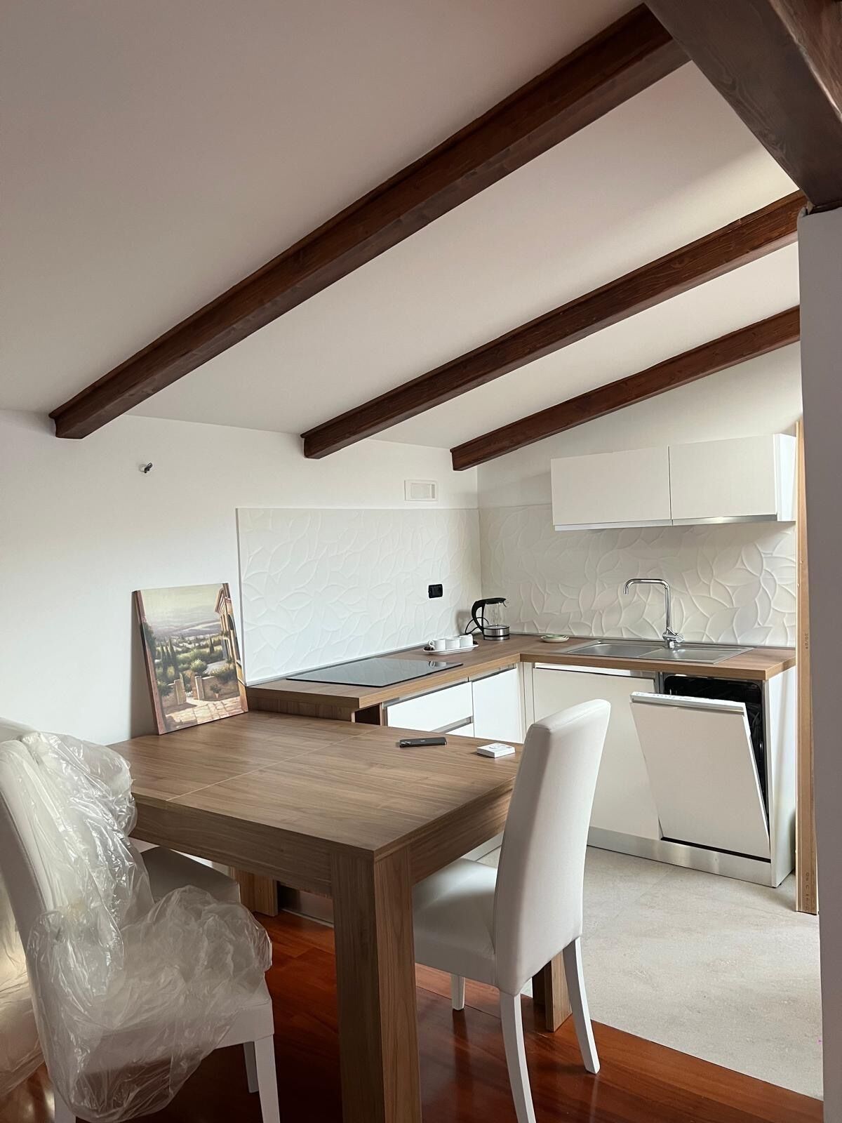 Microonde, forno, piano cottura, lavastoviglie
