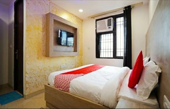 Economy Double Room, City View - KDSON Vindhya Inn - Delhi Airport (New Delhi)