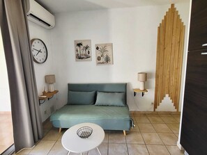 TV - T2 terrace & pool 100m from the beach (Linguizzetta)