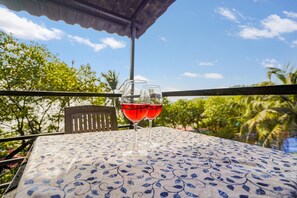 House | Outdoor dining
