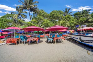 House | Outdoor dining