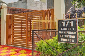 獨棟房屋 | 接待櫃台