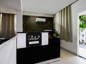 House | Reception - Super Collection O Atlas DLF (Hyderabad)