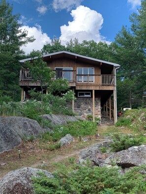 Exterior - Peaceful Kawartha Lakes Cottage | Canoe, SUP & Stunning Sunsets (North Kawartha)