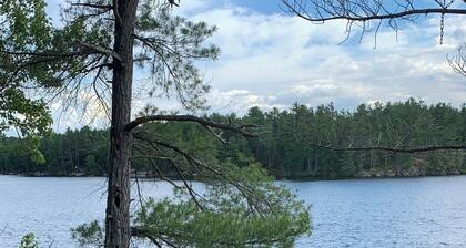 Peaceful Kawartha Lakes Cottage | Canoe, SUP & Stunning Sunsets