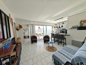 TV - Stunning T2 sea view - 4 guests (Canet-en-Roussillon)