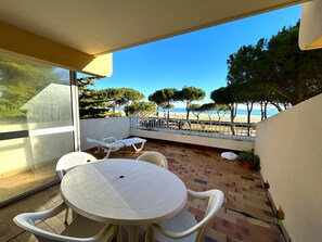 Outdoor dining - Seafront apartment - 4 guests (Argelès-sur-Mer)