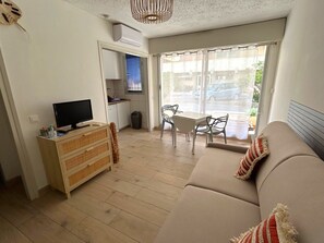 TV - Beachfront studio, AC - 2 guests (Argelès-sur-Mer)