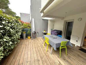 Outdoor dining - Apartment with AC and parking - 4 guests (Argelès-sur-Mer)