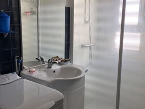Bathroom - Cozy apartment with AC - 4 guests, near the beach (Argelès-sur-Mer)