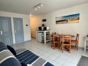 Living area - Calm apartment with terrace (Saint-Martin-de-Ré)