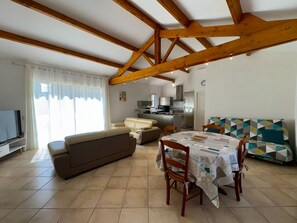TV - House with private pool - 6 guests (Saint-Jean-de-Monts)