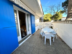 Outdoor dining - Apartment with AC near beach - 4 guests (Argelès-sur-Mer)