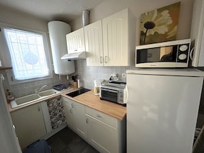 Fridge, microwave, stovetop, coffee/tea maker - Apartment with AC near beach - 4 guests (Argelès-sur-Mer)