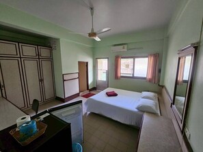 Standard Single Room, 1 Katil Bujang XL (Large Single) | Pemandangan dari bilik
