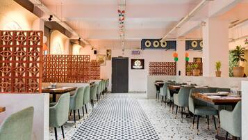 House | Dining
