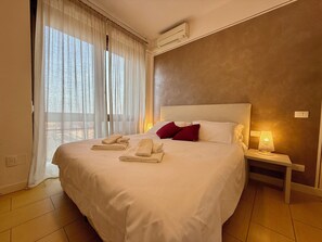 1 bedroom, travel cot, free WiFi, bed sheets - Spectacular one-bedroom apartment with a view of Verona (Verona)