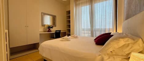 1 chambre, lit parapluie, Wi-Fi gratuit, draps fournis