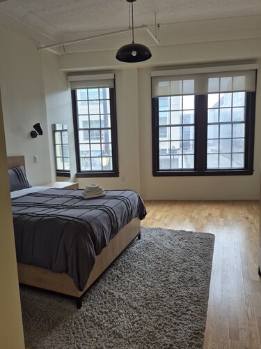 Fully Furnished Private Apartment, Elevator, Wi-Fi A/C