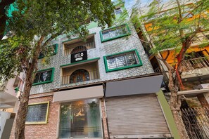 House | Exterior - Classic With Balcony Skyline (Bidhannagar)
