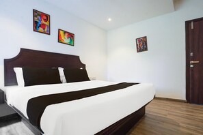 Room - Townhouse Central Bazar Road (Nagpur)