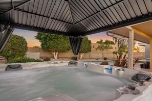 Terrace/patio - Resort-Style Oasis  Heated Pool, Spa & Game Yard (Mesa)