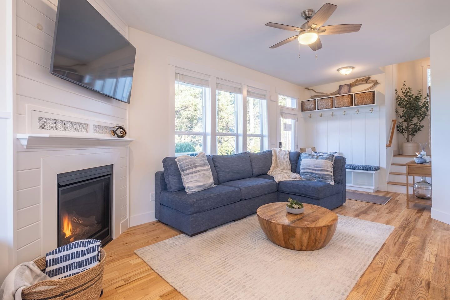 TV, fireplace, video games, stereo