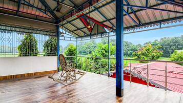 House | Terrace/patio