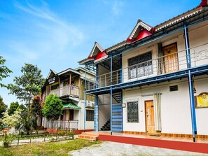 House | Exterior - Classic With Balconymoner Manush (Alipurduar)