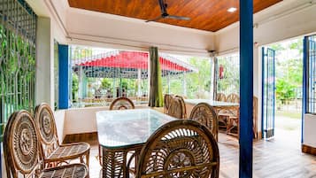 House | Dining