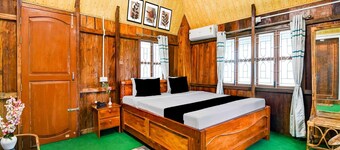 Classic With Balconymoner Manush