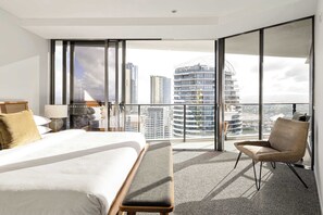 Iron/ironing board, WiFi, bed sheets - Oracle Lvl 36 Skyhome 3BR Ocean Views (Broadbeach)