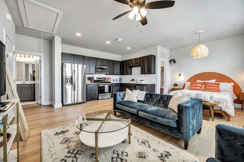 Cozy Secluded Studio With Full Kitchen - W&D